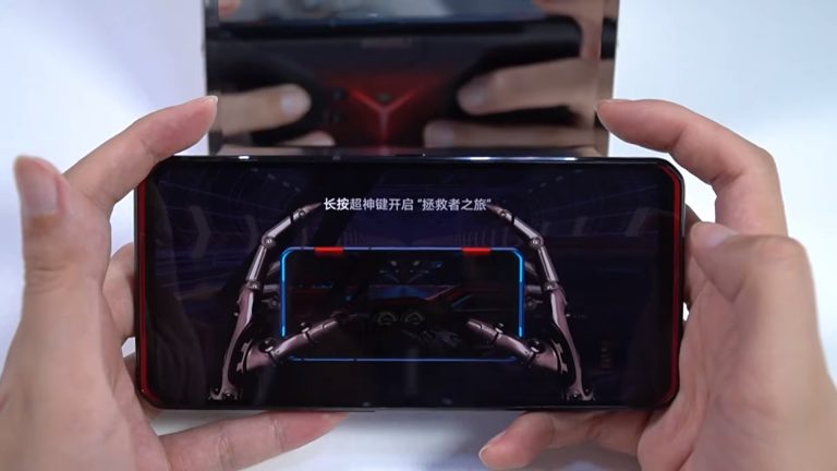 Front handheld - Lenovo Legion Phone Duel gaming smartphone