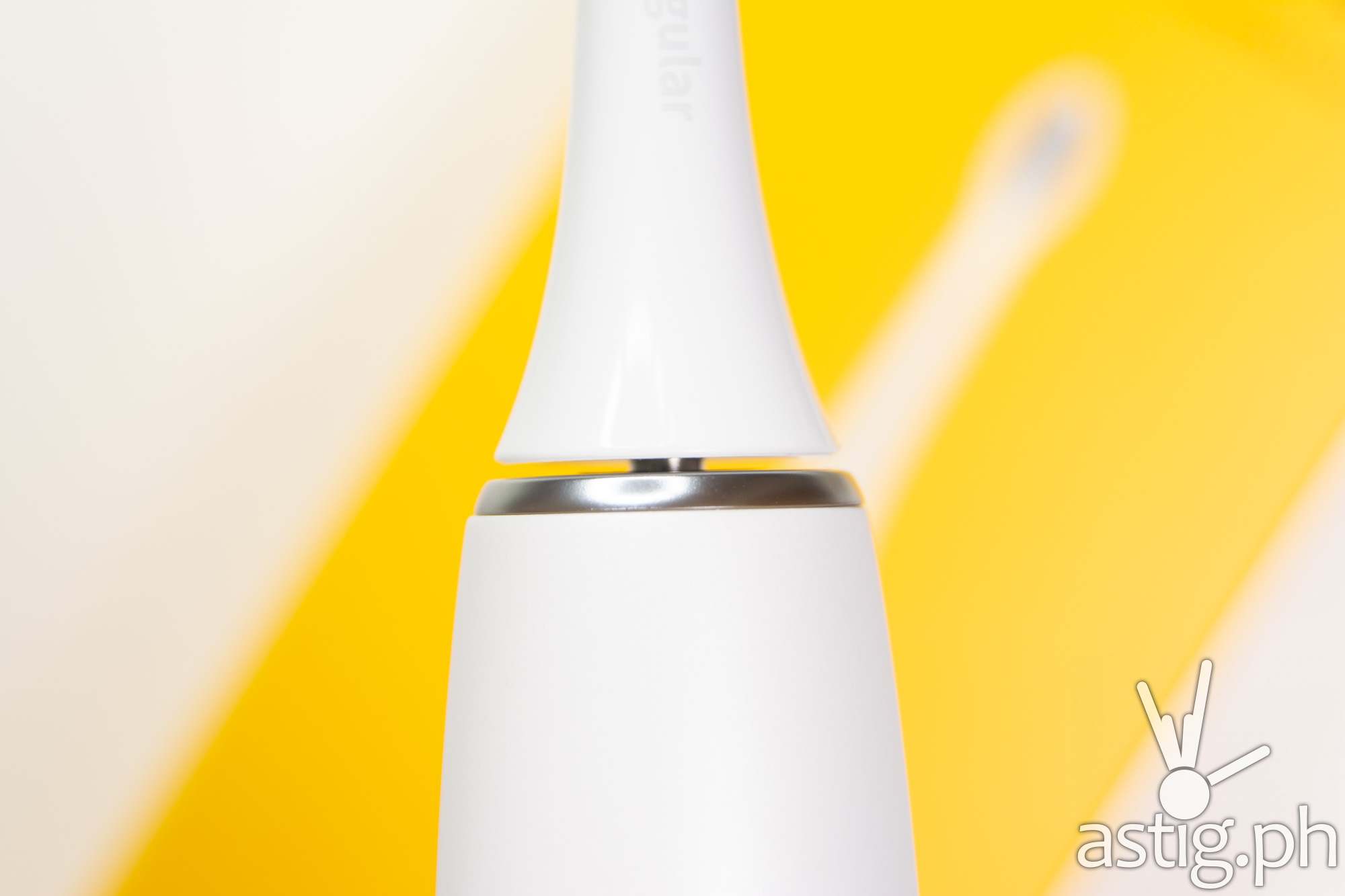 Gap closeup - realme M1 Sonic Electric Toothbrush (Philippines)