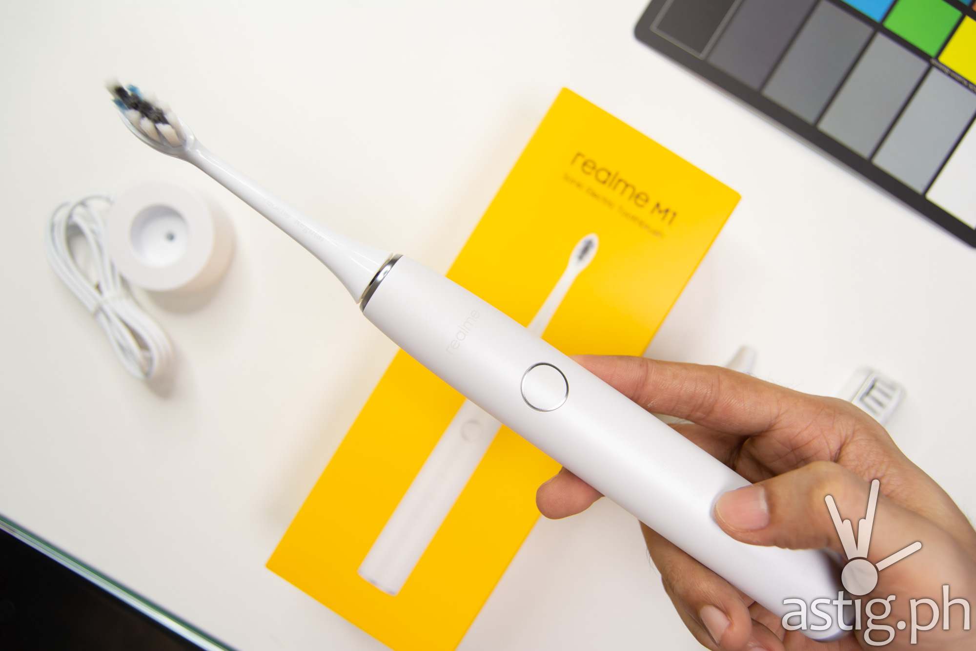 Handheld diagonal - realme M1 Sonic Electric Toothbrush (Philippines)