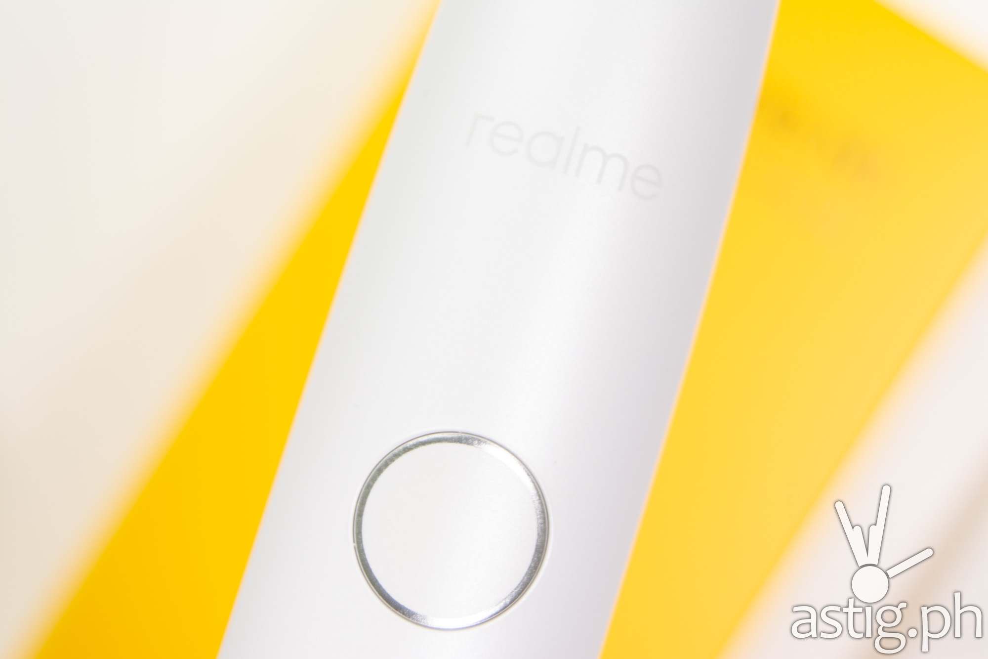 Power button closeup - realme M1 Sonic Electric Toothbrush (Philippines)