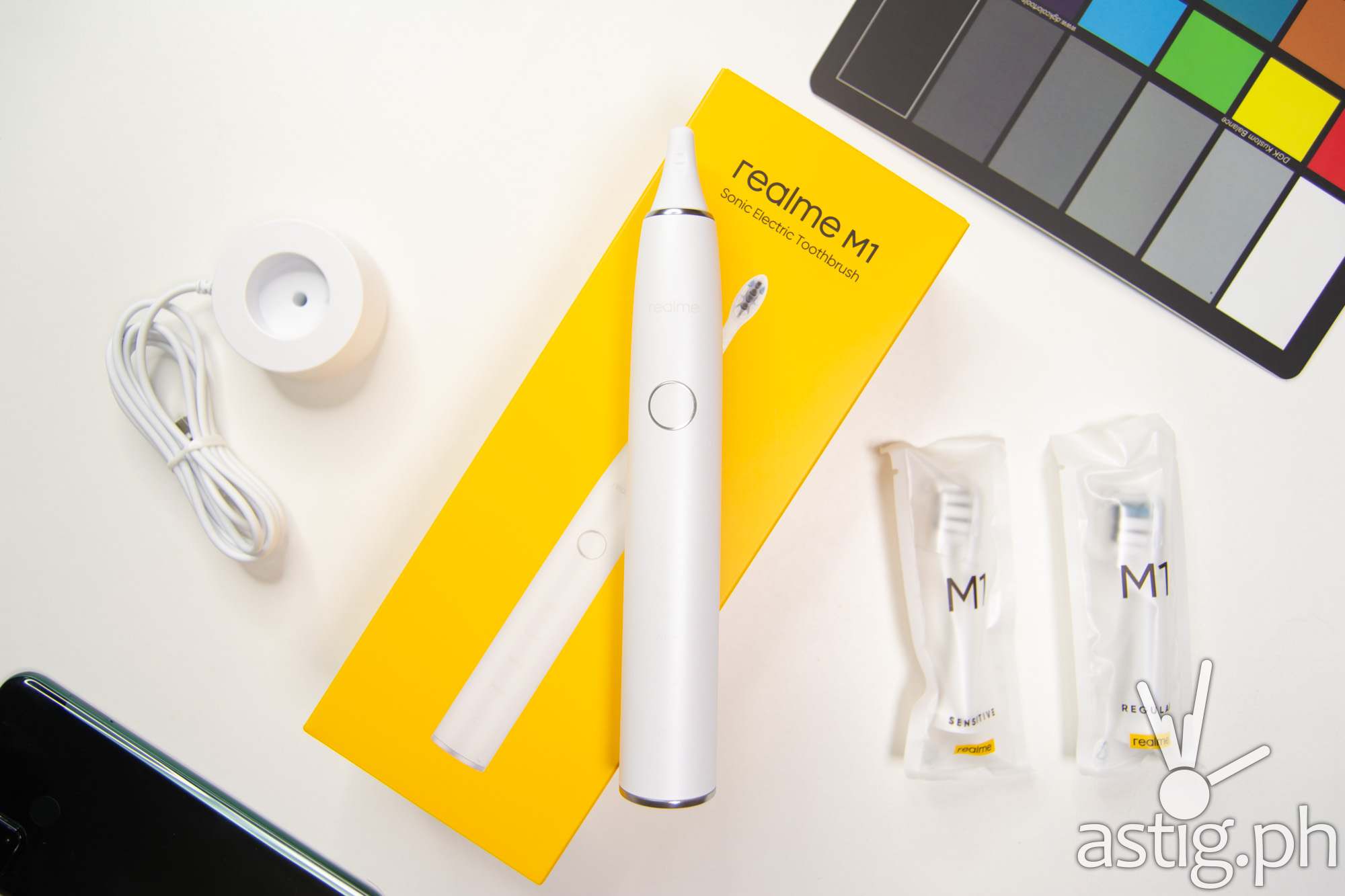 Top flatlay - realme M1 Sonic Electric Toothbrush (Philippines)