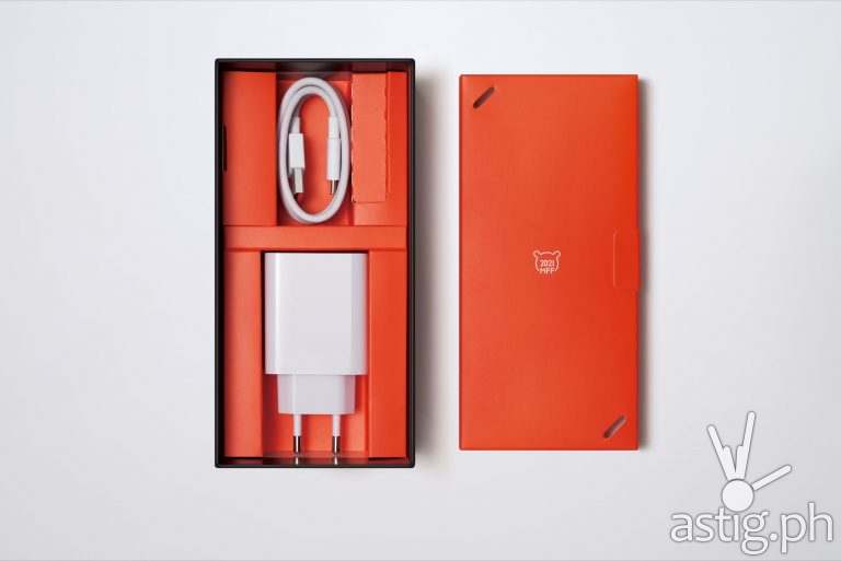 Power adapter & cable - Redmi Note 10 Pro Mi Fan Festival Special Edition