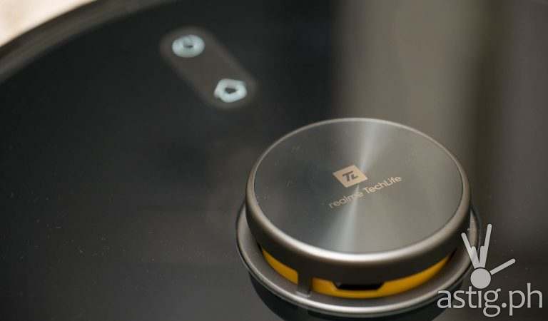 realme TechLife Robot Vacuum review: We did the math realme TechLife Robot Vacuum review: We did the math