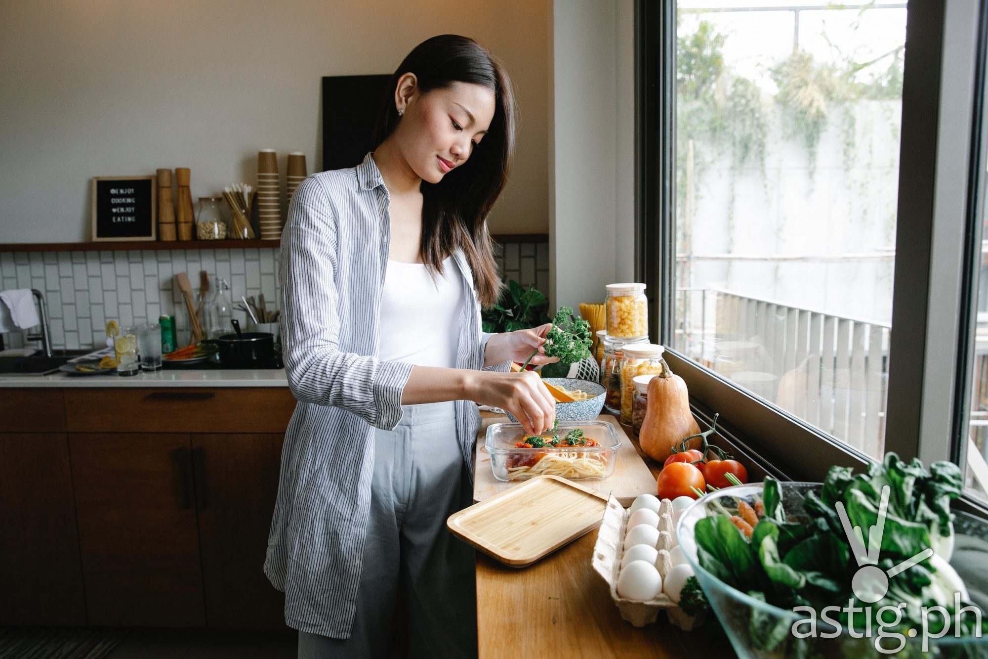 Solane hits us up with some no-fail kitchen hacks to save time and money –  ASTIG: Philippine News & Reviews