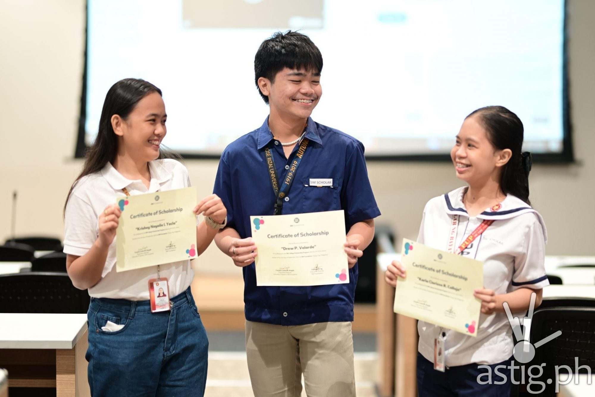 New Sm Scholars Recently Joined The Contract Signing Event In Pasay New Sm Scholars Recently Joined The Contract Signing Event In Pasay