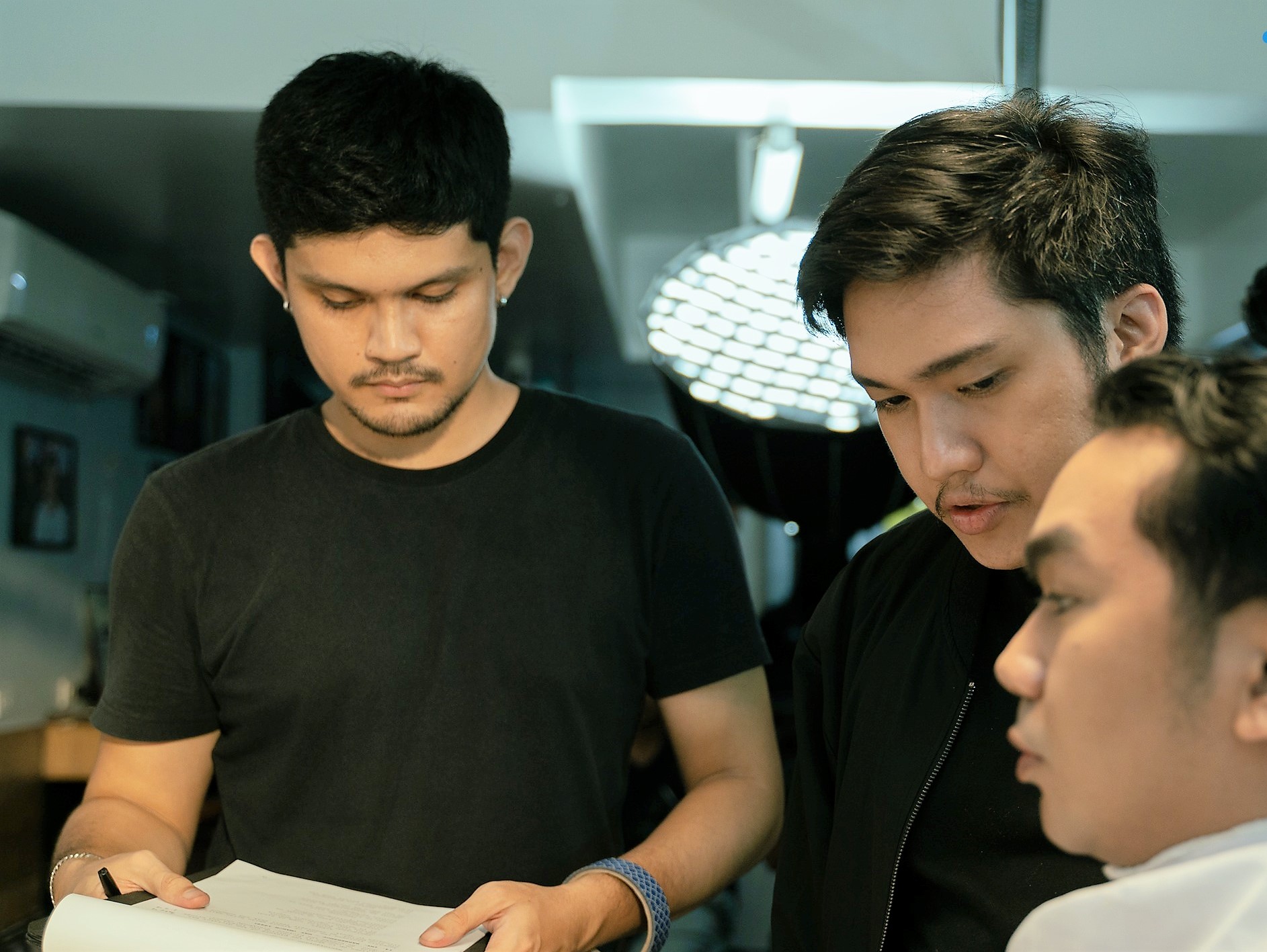 Bacolod filmmaker wins Best Director for the 4th time — with the same film