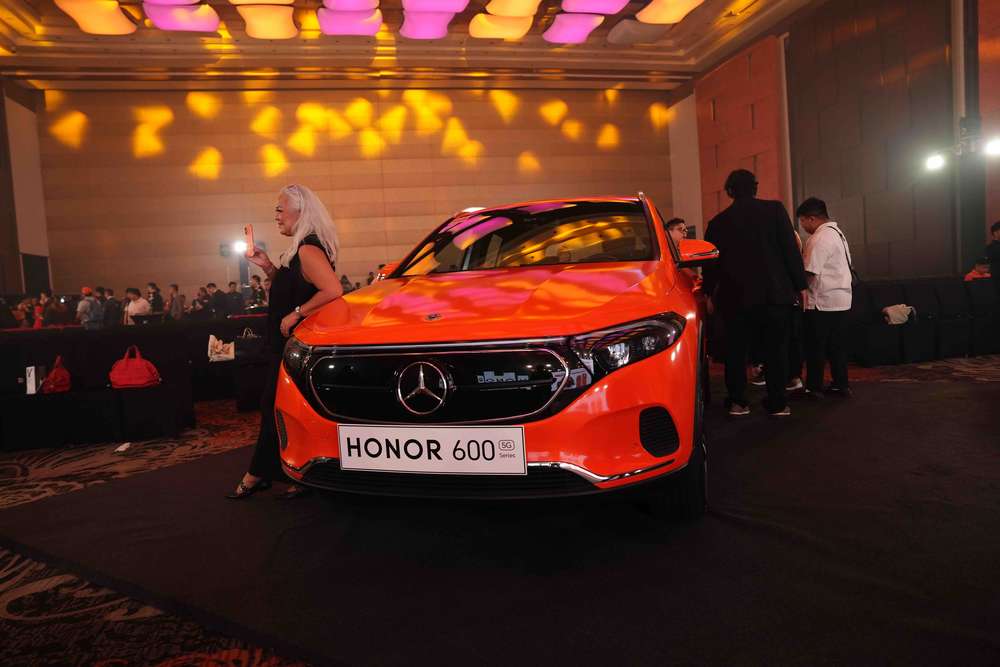 Pre-order the HONOR 600 and you could drive home a Mercedes-Benz worth P4M