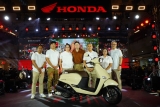 Alden Richards Rides in Style with The All-New Honda Giorno+