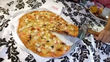 Shakey’s Pizza unveils its #SummerSurprise—Scallop Primo Pizza!