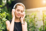 7 Pinoy spotify podcasts to kickstart your day and brighten your mood