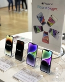 iPhone 14 Philippine launch sees long queues at midnight launch