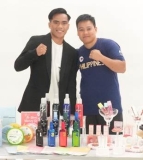 Boxing champions Nesthy Petecio and Kenneth Llover each receive P250k Ever Bilena business package